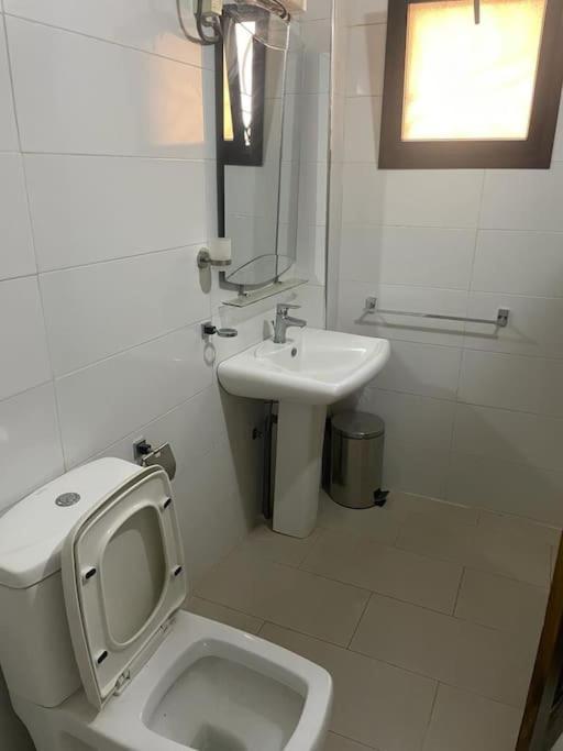 Appartement A Residence Mamouja Дакар Екстериор снимка
